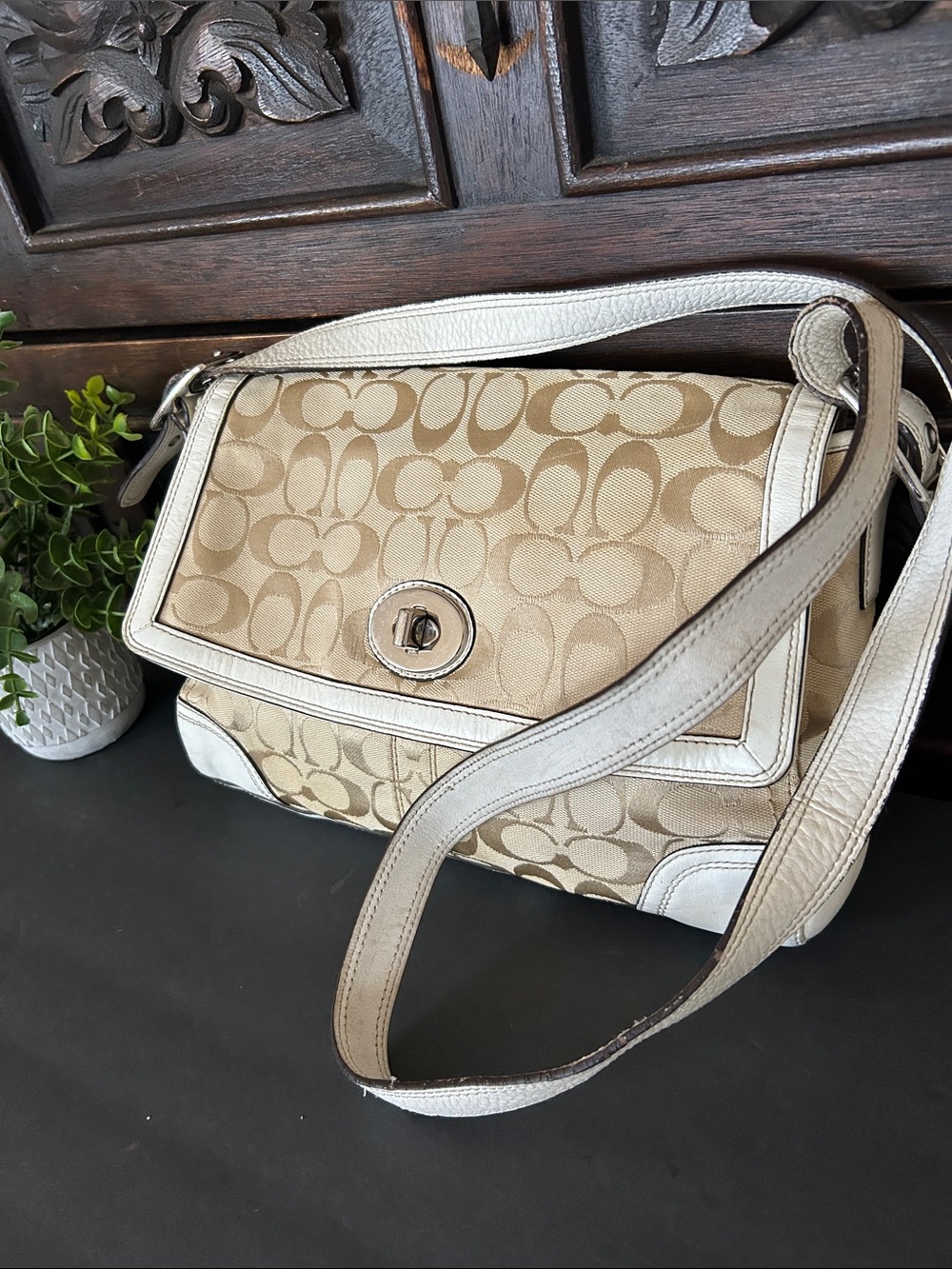 Vintage Coach Soho (or Hamptons) Signature Flap Shoulder Bag F13972 - Picture 3 of 13
